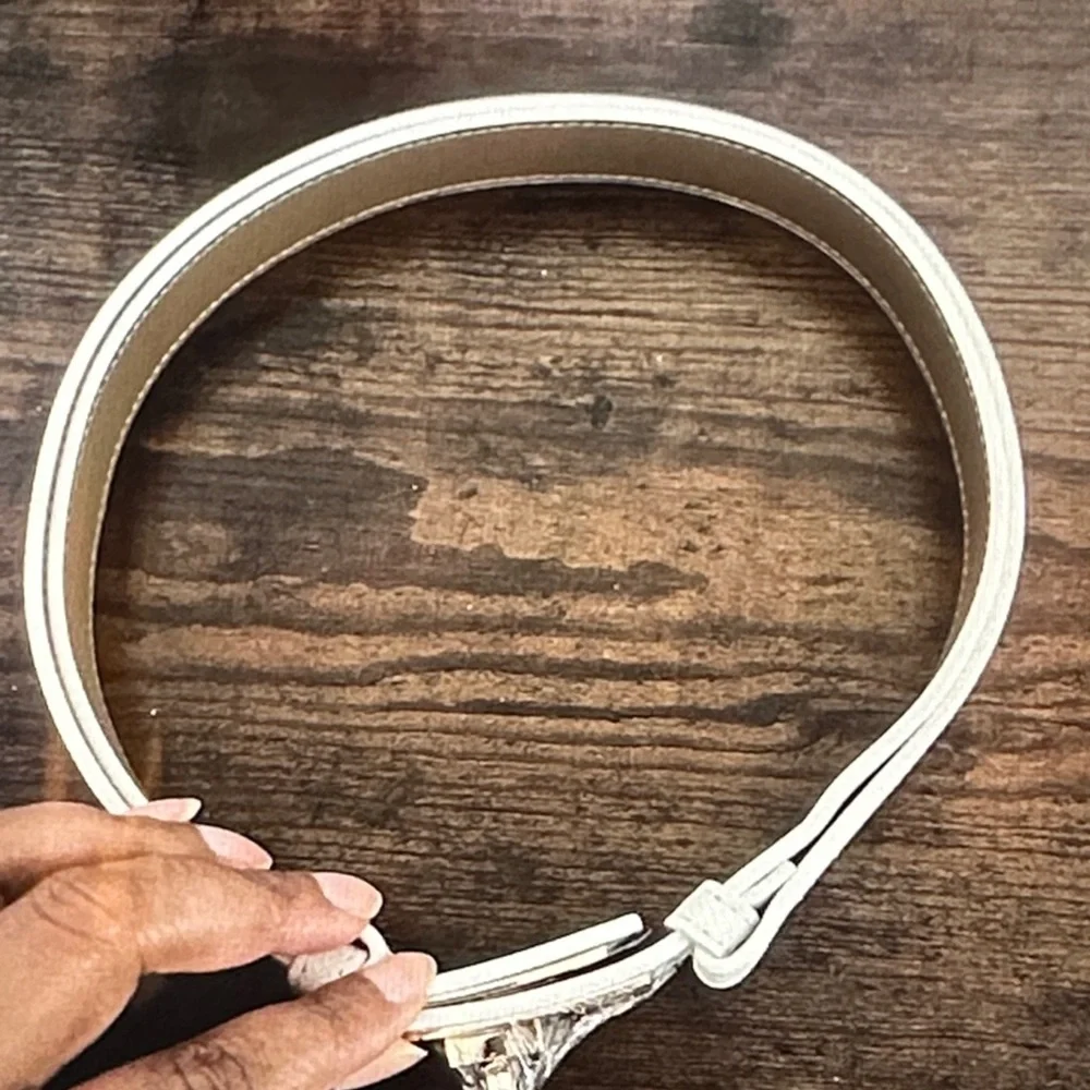 Women’s White Leather Belt with Gold Turn-Lock